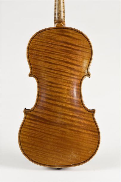 Violon Mirecourt portant la marque au fer...
