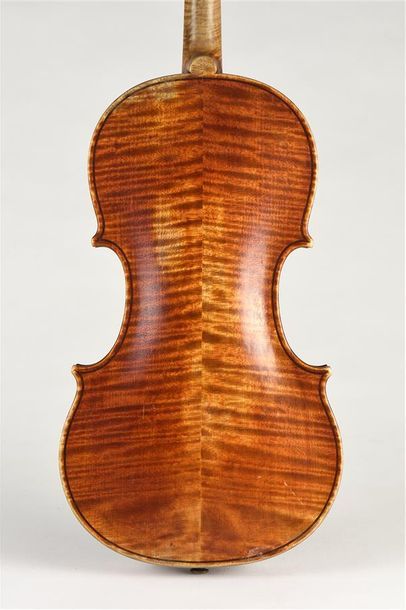 Violon signé au fer J. Lavest à Montluçon...