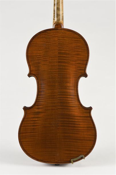 Violon finit et repassé sous la direction...