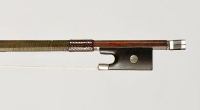 Archet de violon en pernambouc et ébène,...