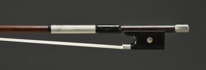 Archet de violon fait en collaboration avec...