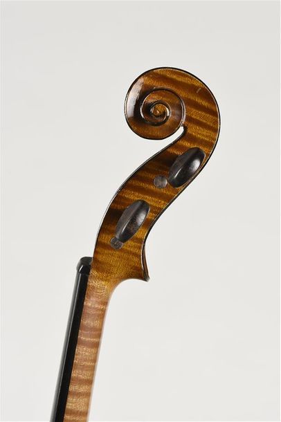 Violon des ateliers de Marc Laberte portant...
