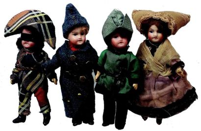 Ensemble de quatre mignonnettes de fabrication...