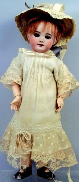 Bébé de fabrication française avec tête en...