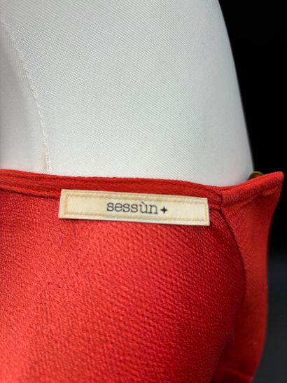 SESSUN
Coral vicose cocktail dress size 38
Back...