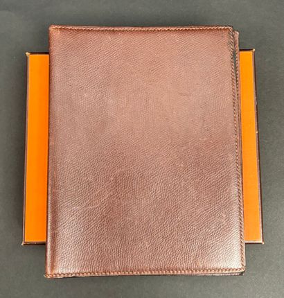 Hermès Paris
Agenda cover in brown grained...