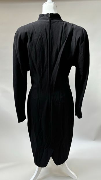 Thierry Mugler active
Long dress in black...