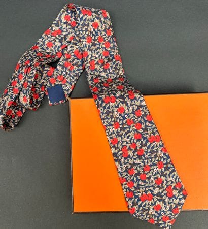 Hermès Paris
Printed silk twill tie with...