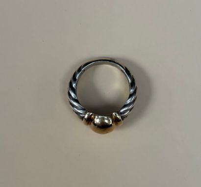 Hermès Paris
Twisted necklace ring
In yellow...