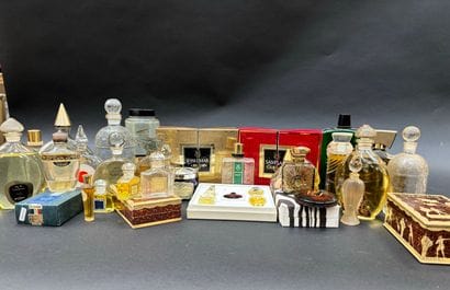 Guerlain - (years 1960-2000)
Lot including...