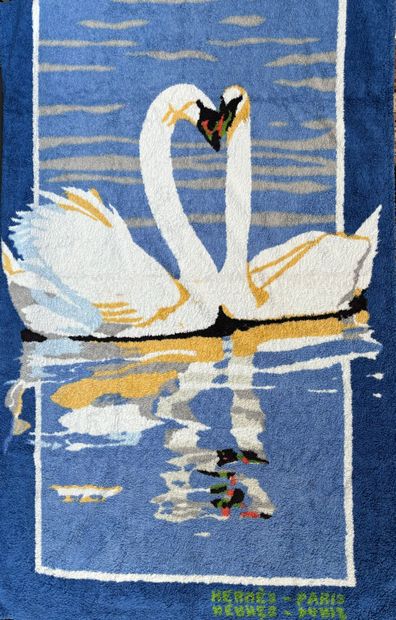 Hermès 
Bath sheet decorated with two swans...