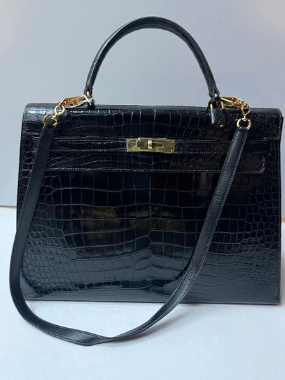 HERMÈS
35 cm Kelly saddle bag in estuary...