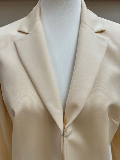 Nina Ricci
Ivory skirt suit with jacket,...