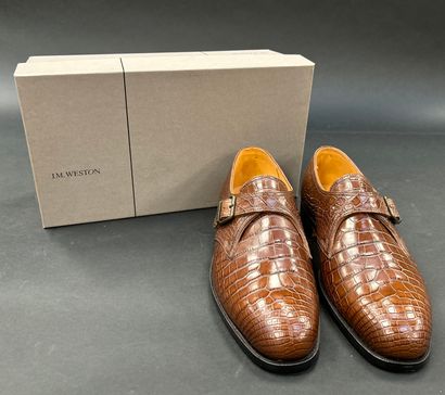JM Weston
Paire de derbies en crocodile gold...