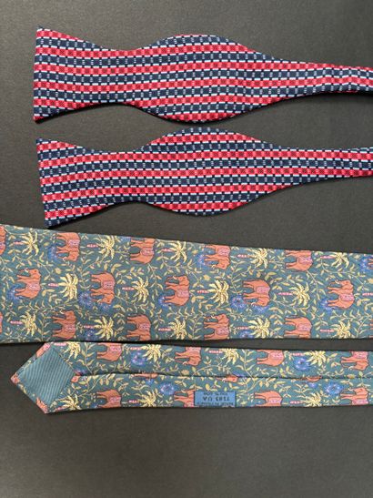 Hermès 
Set includes: a green silk tie with...
