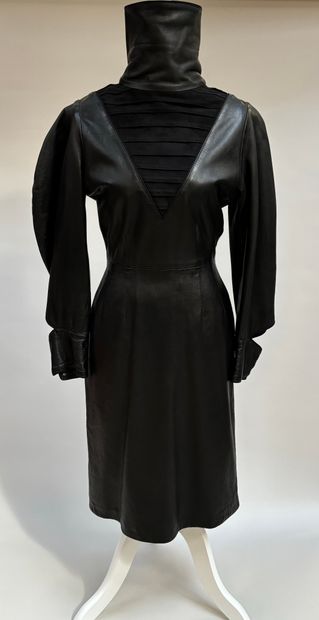 Hubert Aimetti
Mid-length dress in black...