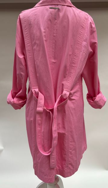 Nathalie CHAIZE
Pink trench coat
In cotton
Round...