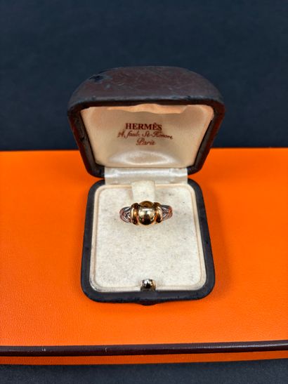Hermès Paris
Twisted necklace ring
In yellow...