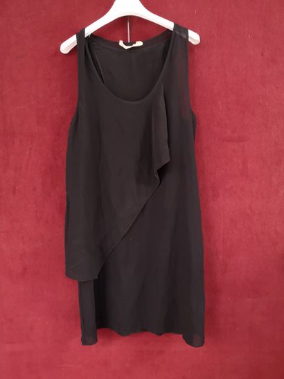 SESSUN
Coral vicose cocktail dress size 38
Back...