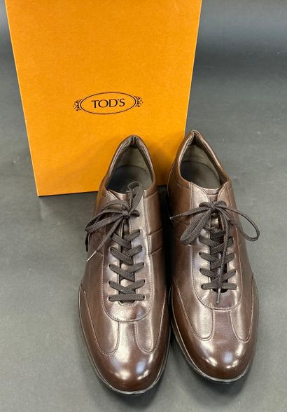 Tod's
Pair of brown overstitched leather...