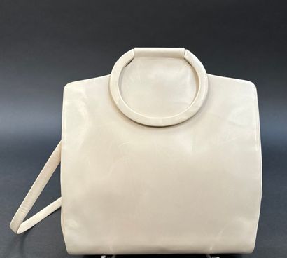 Lancel vintage
Small tall bag 
In ivory leather...