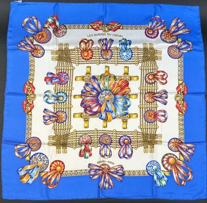 Hermès Paris 
Square in printed silk twill...