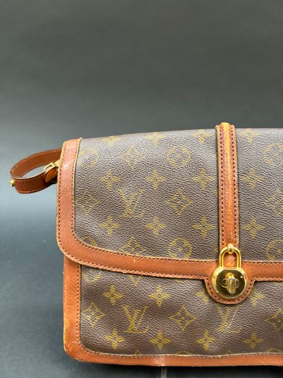 Louis Vuitton Vintage 
Vendôme bag 
In monogrammed...