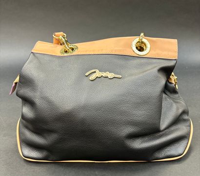 Inès de La Fressange
Charming black and beige...