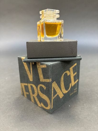Gianni Versace - 