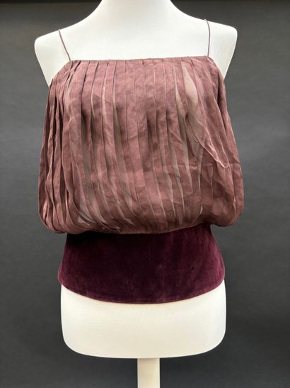 Joli lot de 4 tops de marques diverses comprenant...