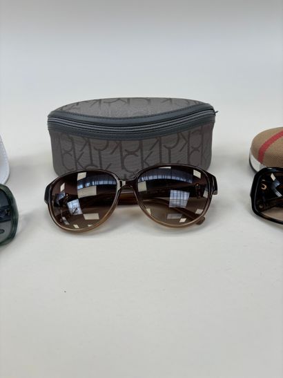 Lot of 3 pairs of sunglasses in their case....