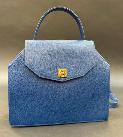 Pascal Morabito
Cut-out blue grained leather...