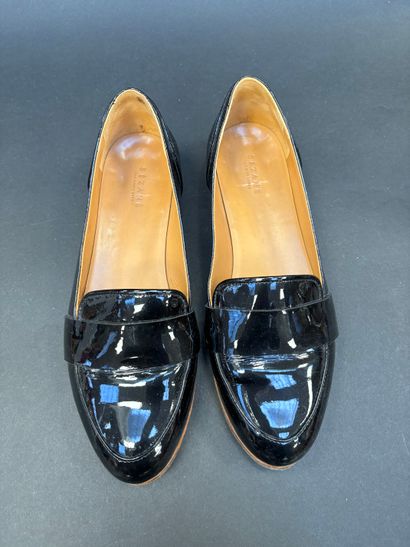 SEZANE 
Pair of black vinyl patent leather...