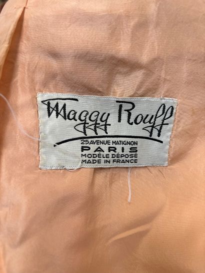 MAGGY ROUFF
Jolie manteau 
En laine peche...