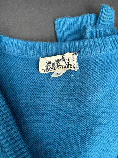 Hermès Paris
Pull d'homme col V en cachemire...