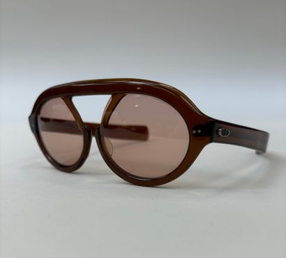Christian Dior
Vintage brown sunglasses