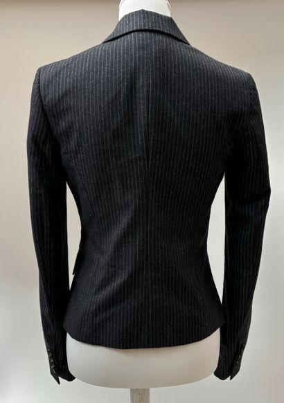 Lot comprenant deux vestes
L'une Joseph à...