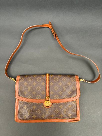 Louis Vuitton Vintage 
Vendôme bag 
In monogrammed...