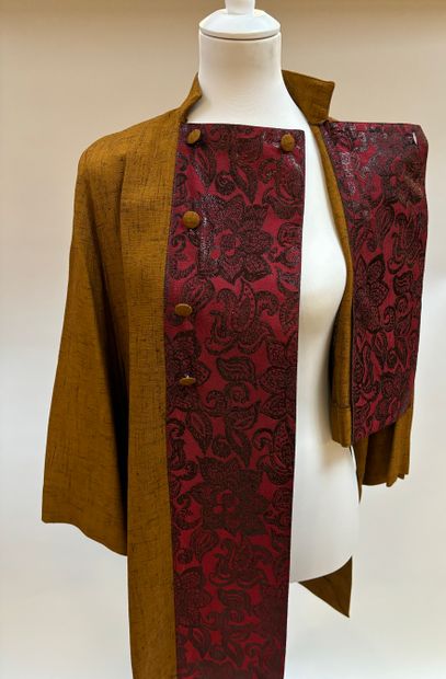 Chachnil
Japanese-style ensemble in mustard...