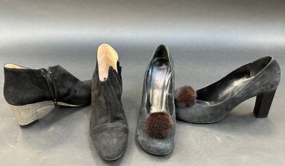 Marc JACOBS
Paire de boots en daim noir talon...