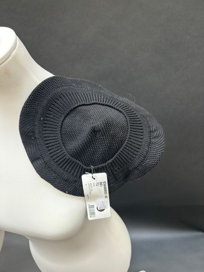 SONIA RYKIEL
Black knitted beret with rhinestone...
