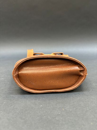 Salvatore FERRAGAMO
Small bucket bag in camel...