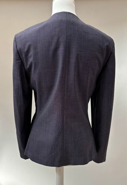 Lot comprenant deux vestes
L'une Joseph à...