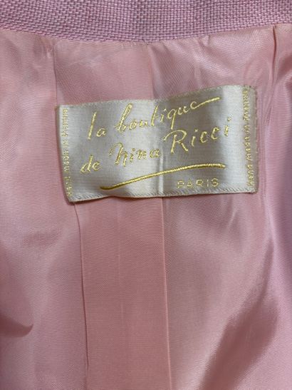 Nina RICCI 
Manteau rose 
En bourette de...