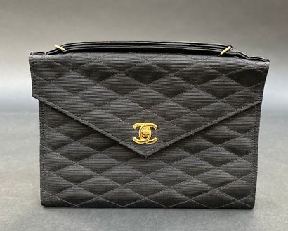 Chanel circa 1980.
Small satchel-style hand-carried...