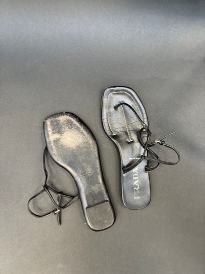 PRADA
 Paire de nus pieds 
T. 37 
(porté...
