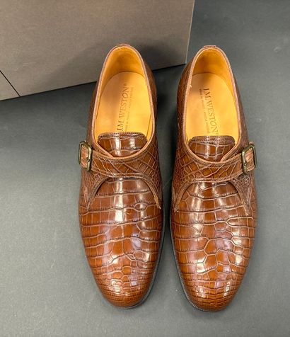 JM Weston
Paire de derbies en crocodile gold...