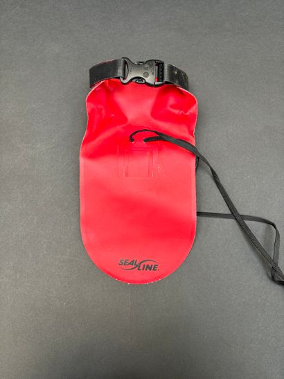 SUPREME Seal Line
Red large watertight pouch
In...