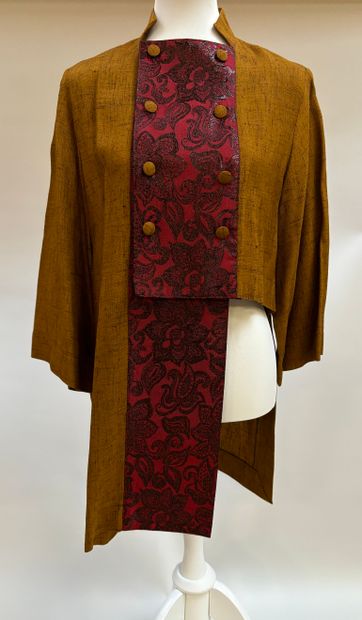 Chachnil
Japanese-style ensemble in mustard...