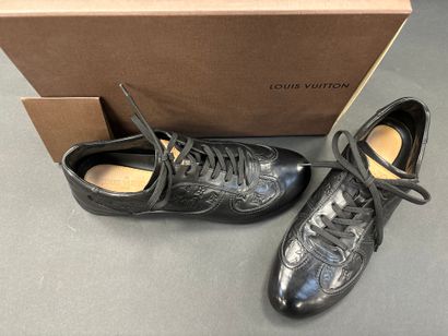 Louis Vuitton
Paire de baskets homme en cuir...